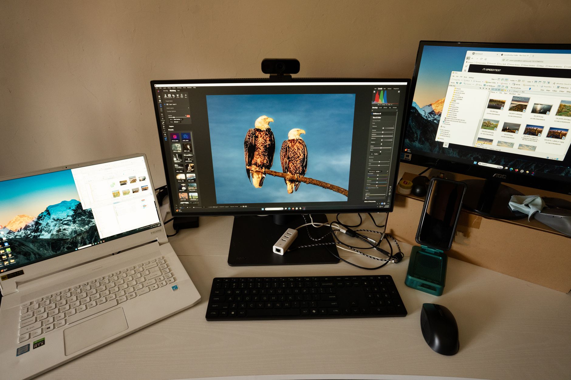 dual monitor connection laptop