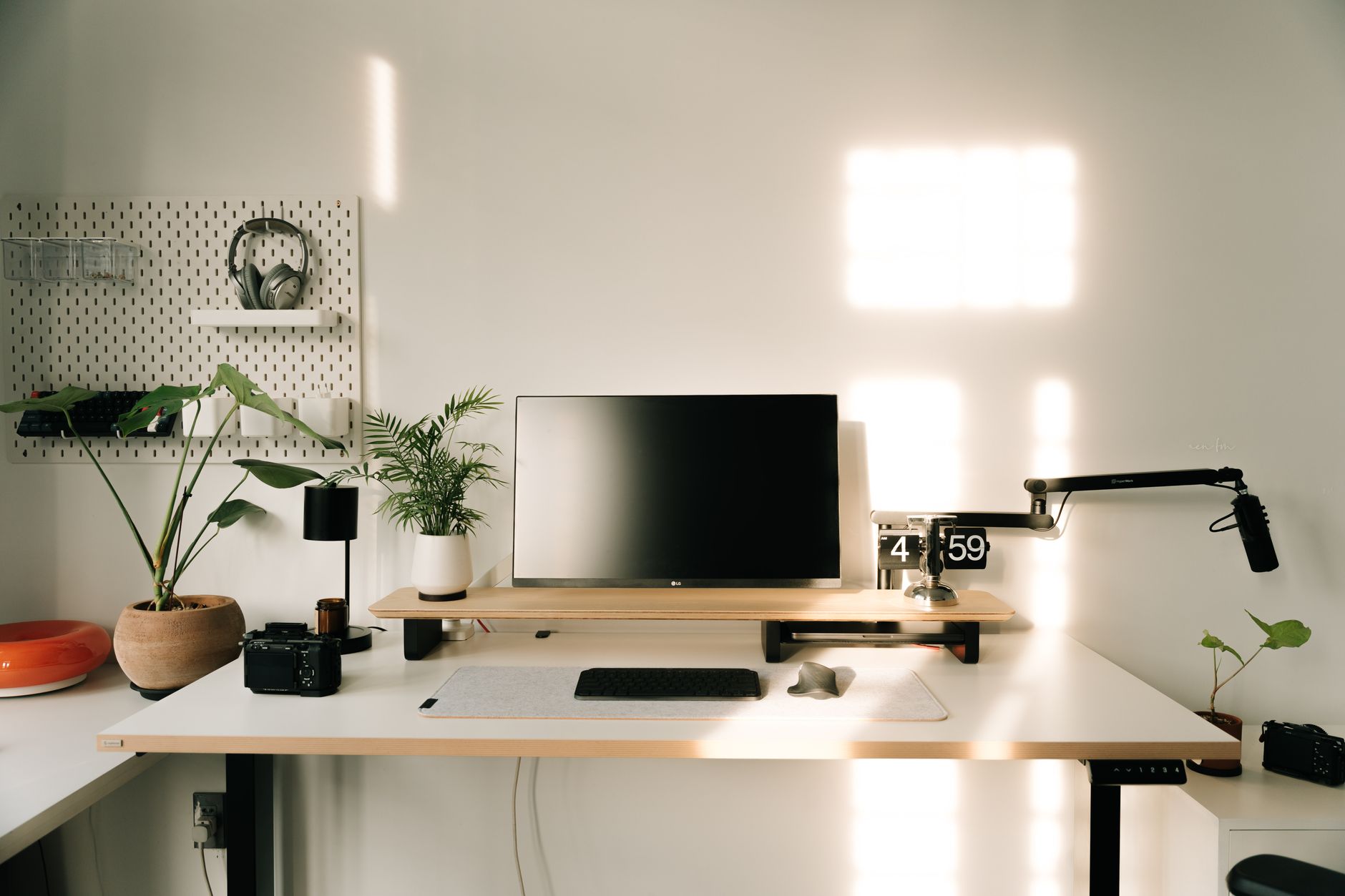 LG ergonomic monitor QHD