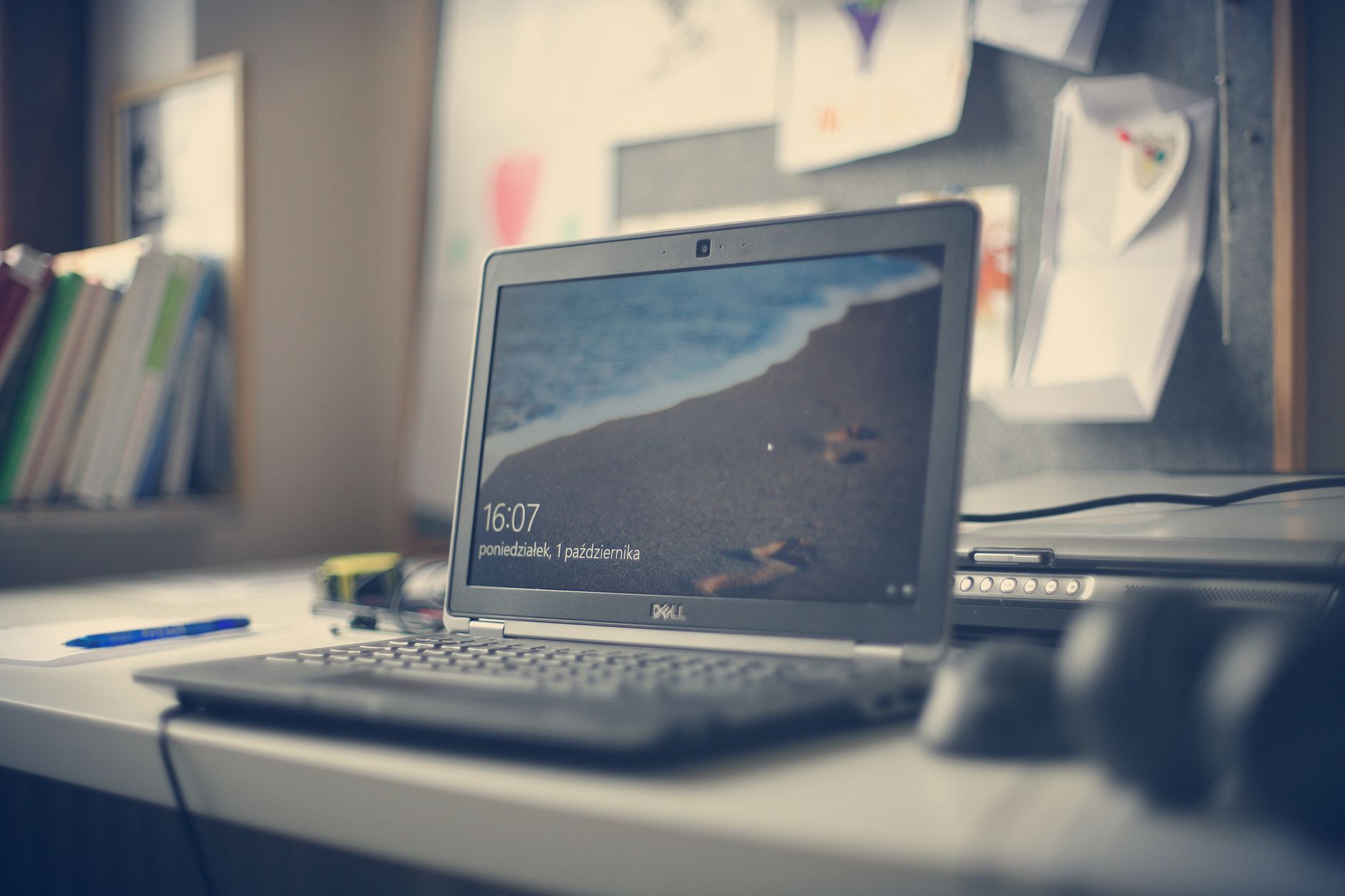 LTE Windows laptop